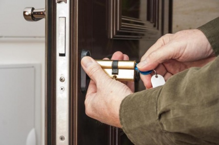 Ouverture fine de porte &agrave; Angers : pr&eacute;server votre serrure sans d&eacute;g&acirc;t